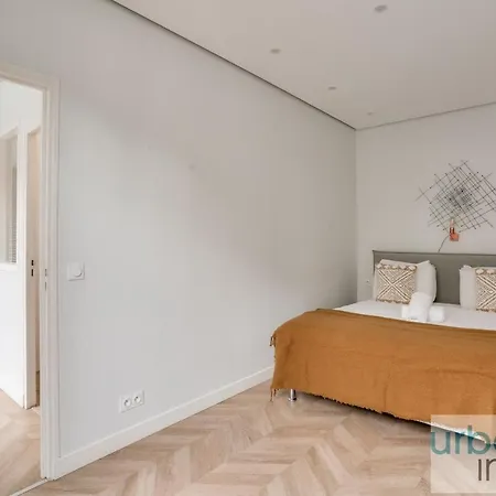 127 - Spacious 4br In Montorgueil Apartment